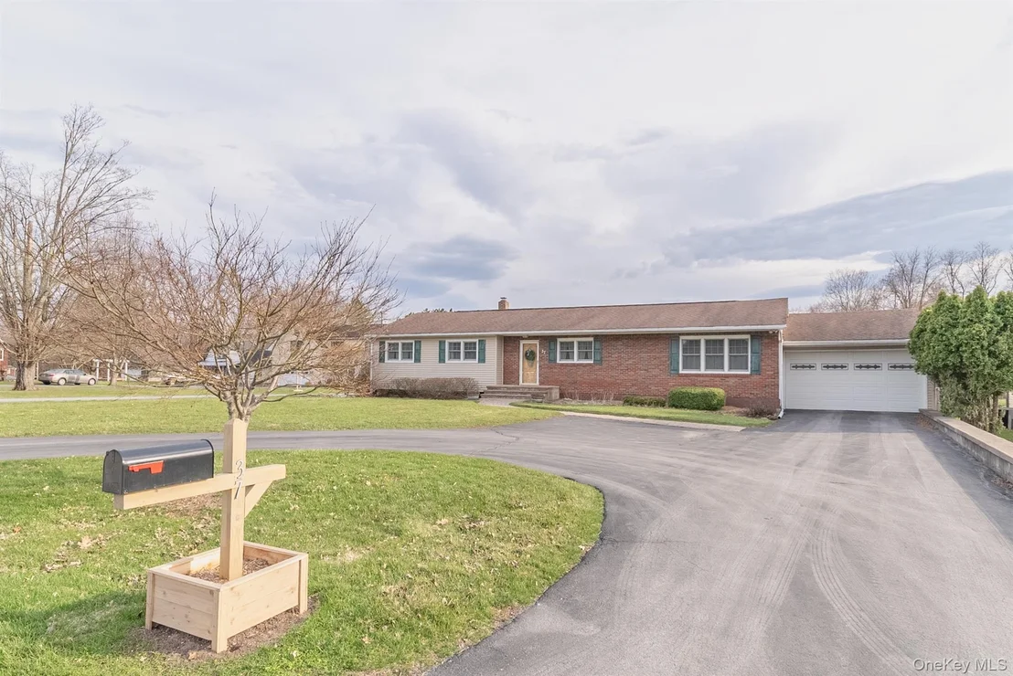 Photo of 37 Spaulding Lane