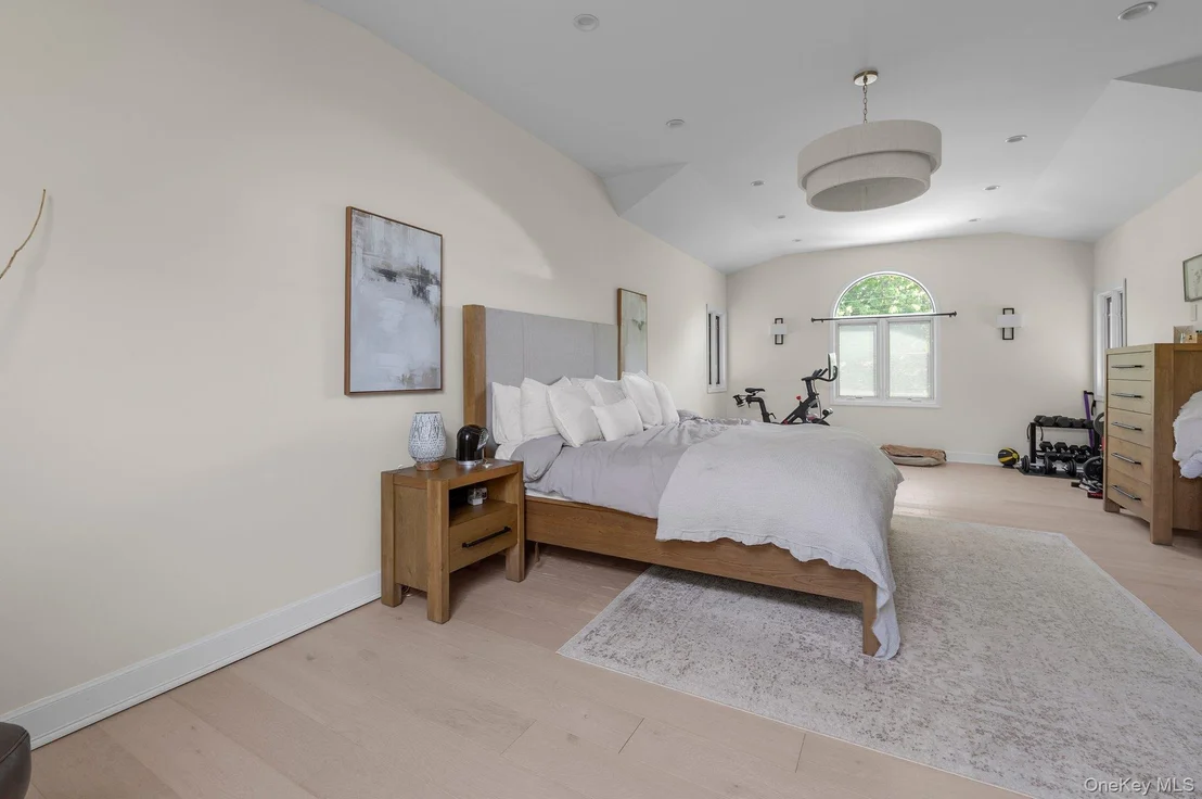 Photo of 33 Nancy Boulevard