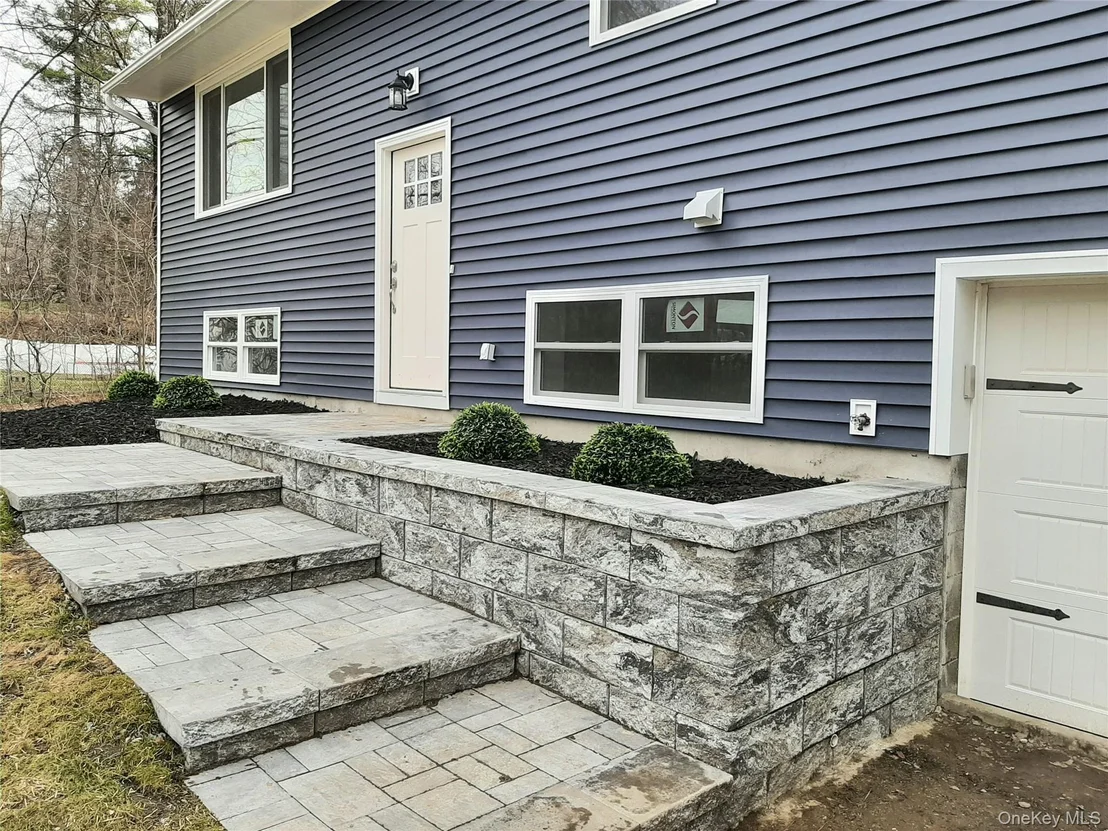 Photo of 38 Pine Woods Road