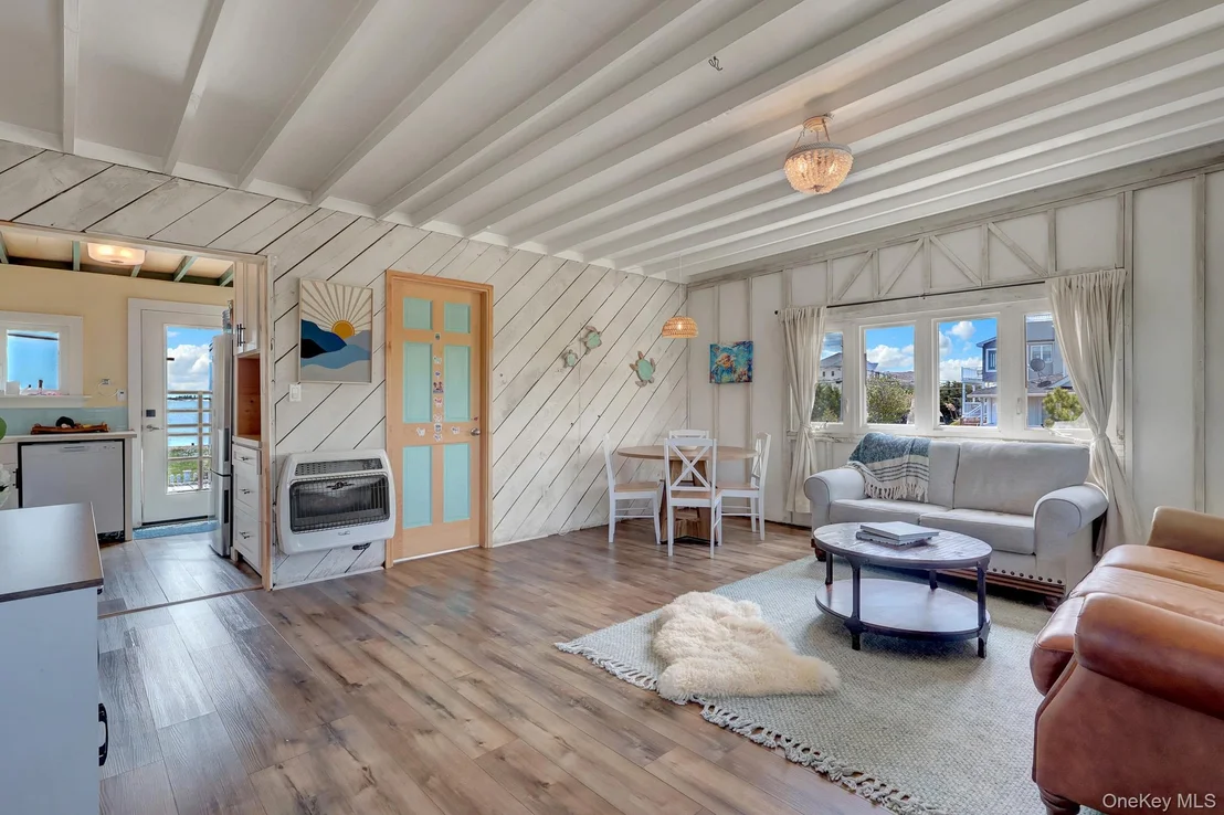 Photo of 6 Oak Beach Road