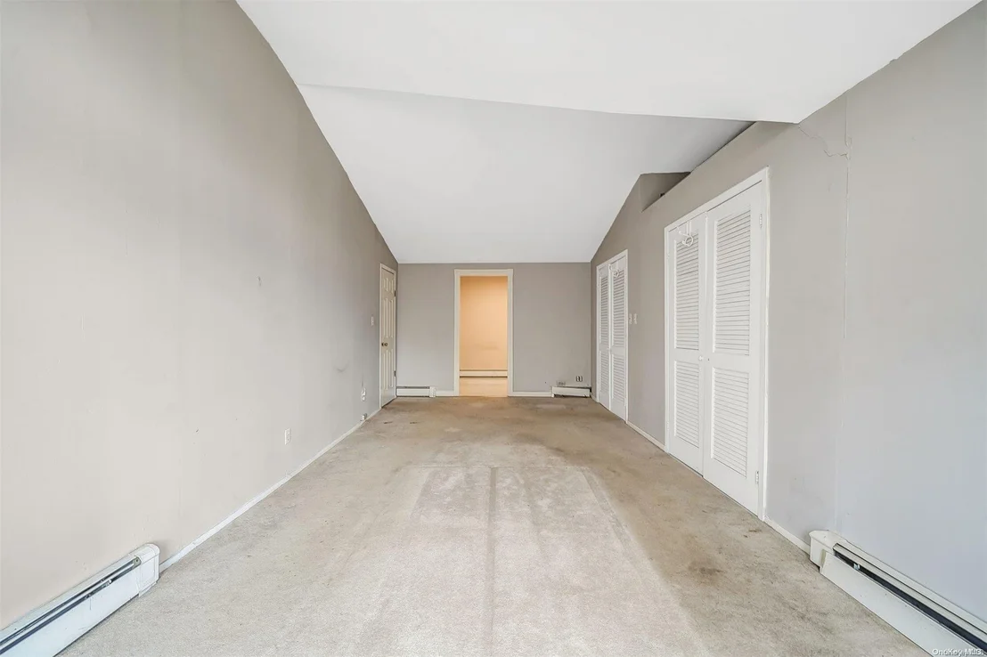 Photo of 32 Deer Path Road