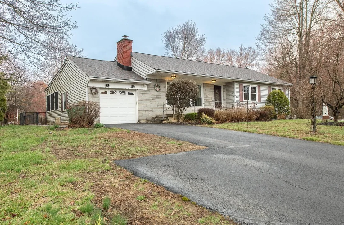Photo of 7 Henry Drive