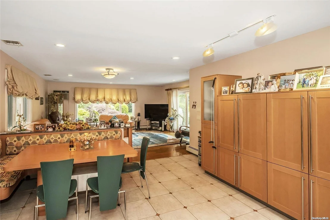 Photo of 35 Center Drive