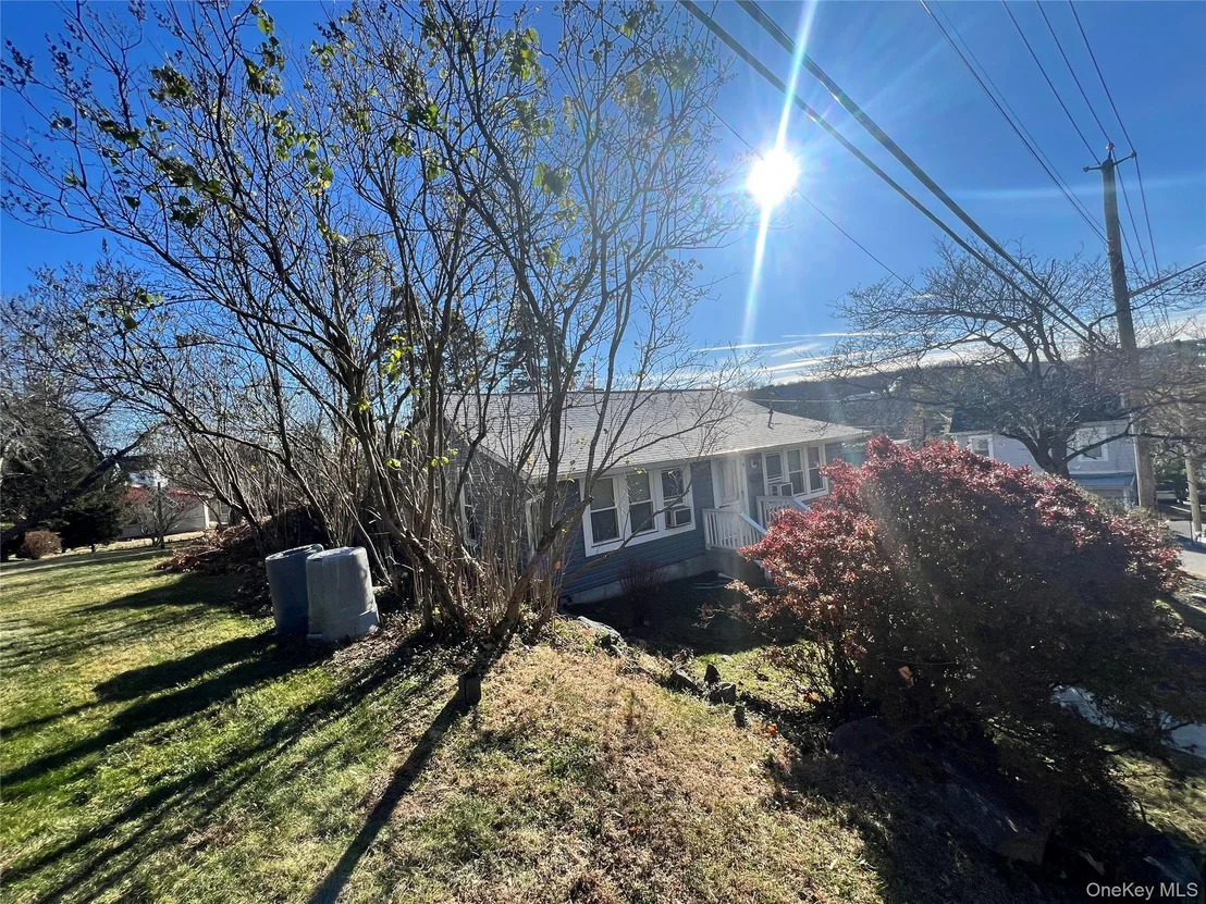 Photo of 8 Maple Avenue