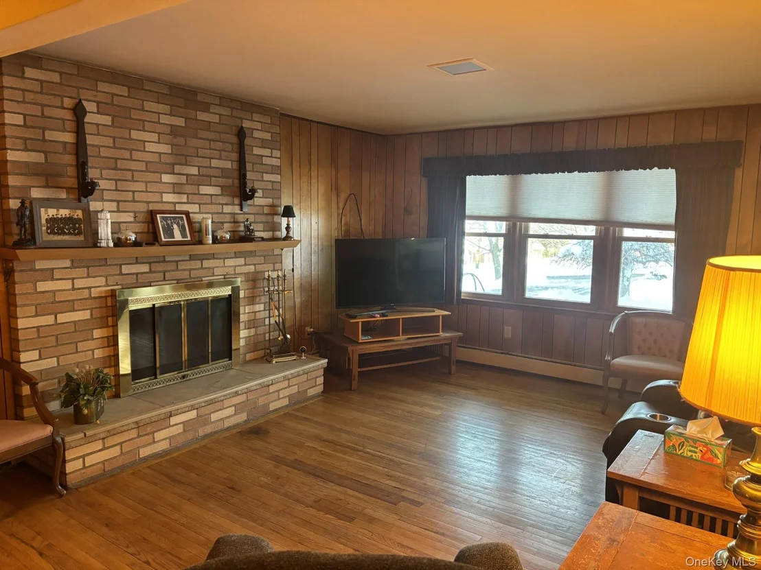 Photo of 20 Hillview Drive