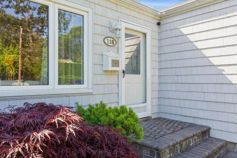 Photo of 118 Pine Neck Avenue