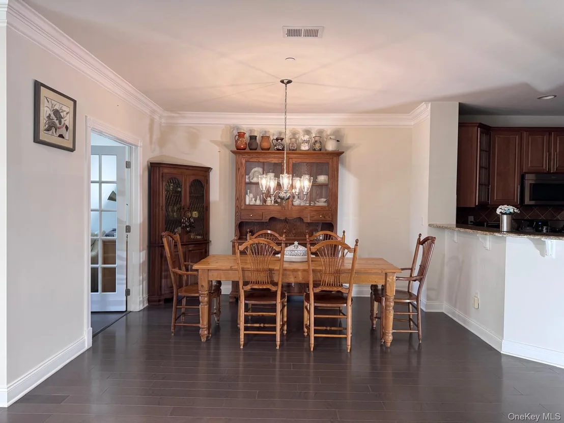 Photo of 622 Regency Drive