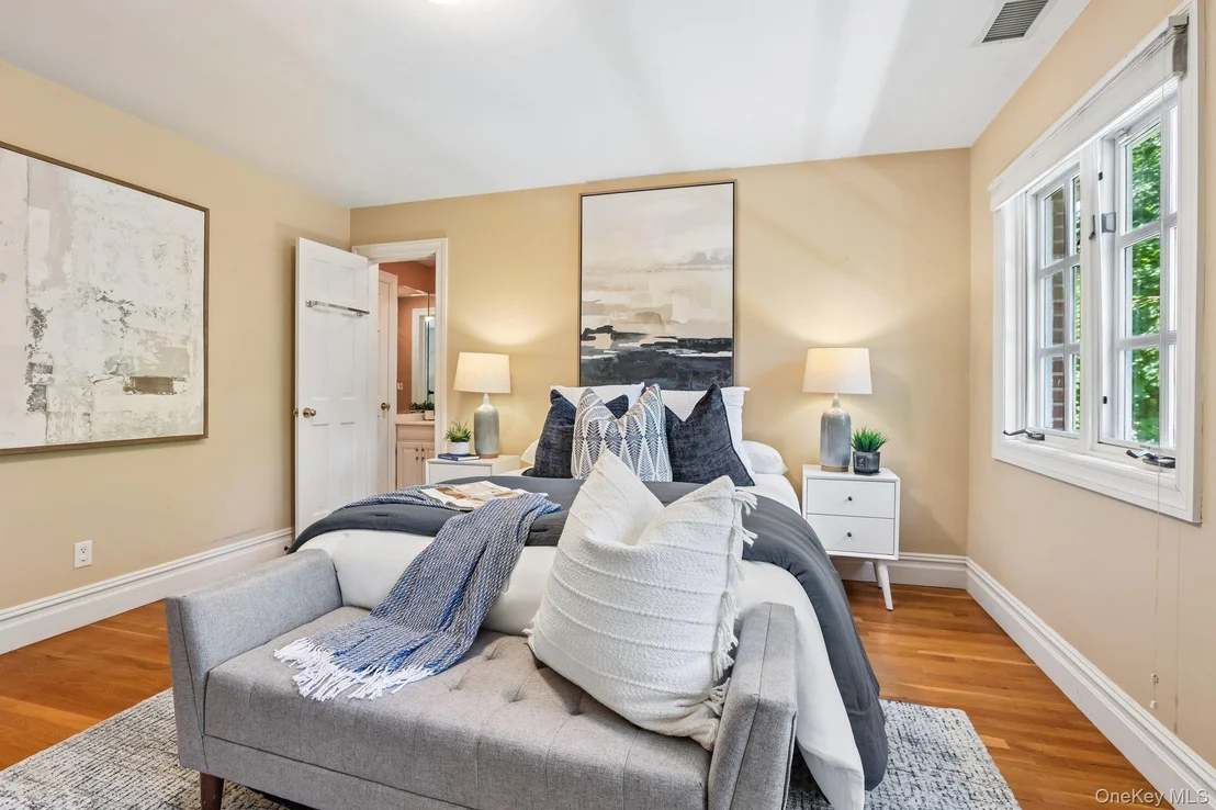 Photo of 90 Greenhaven Road