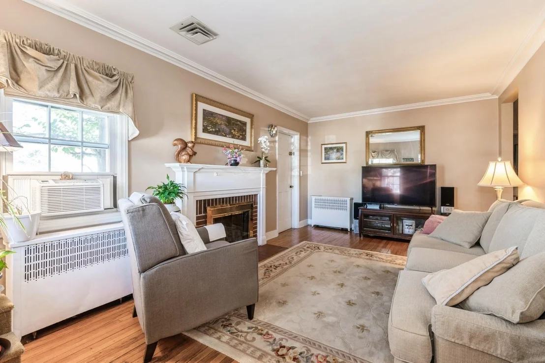 Photo of 4 Ackley Avenue