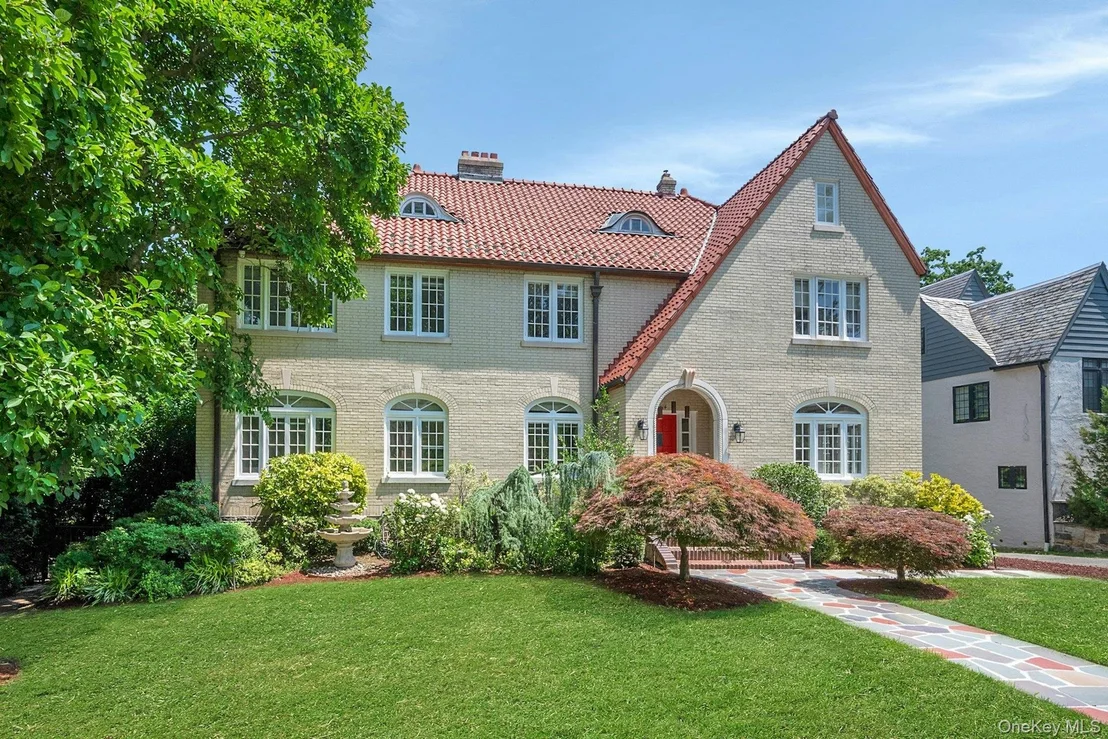 Photo of 514 Esplanade