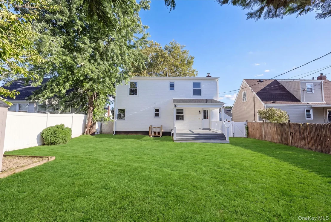 Photo of 843 Jerusalem Avenue
