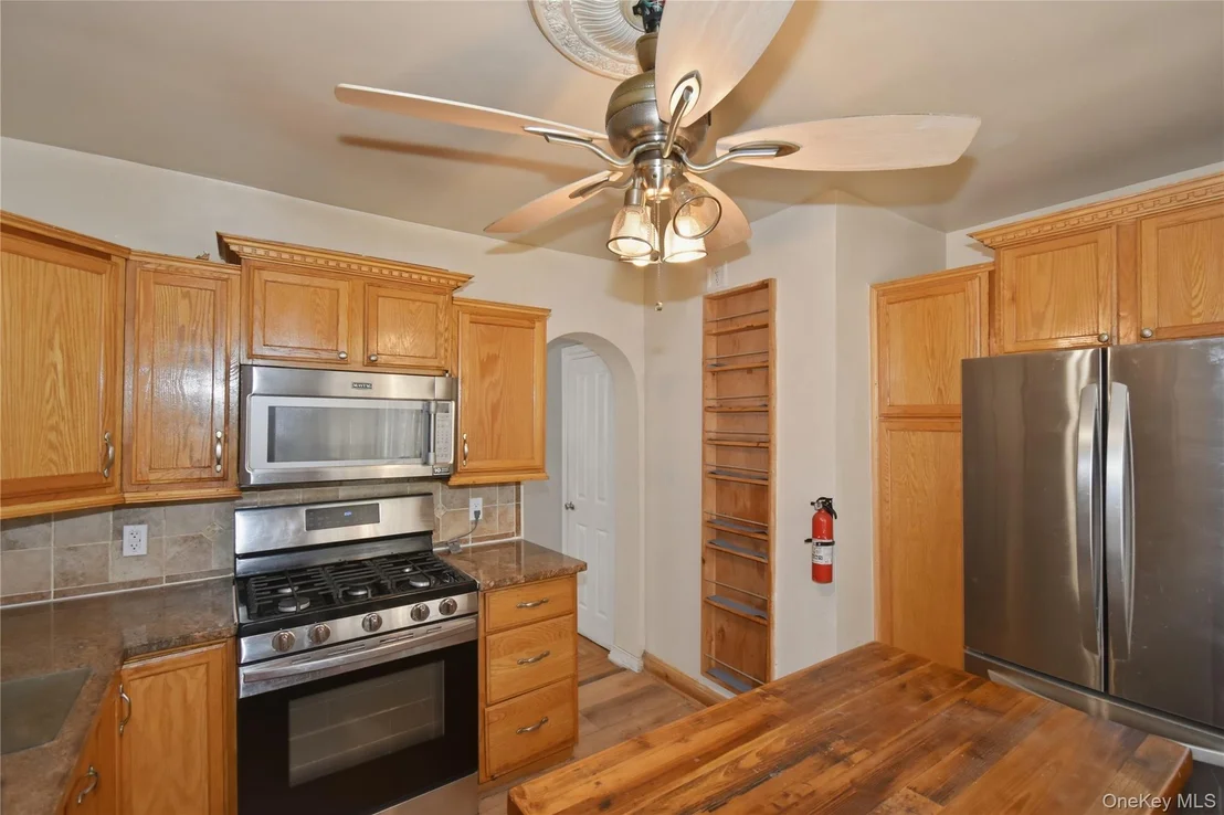 Photo of 3855 Carpenter Avenue