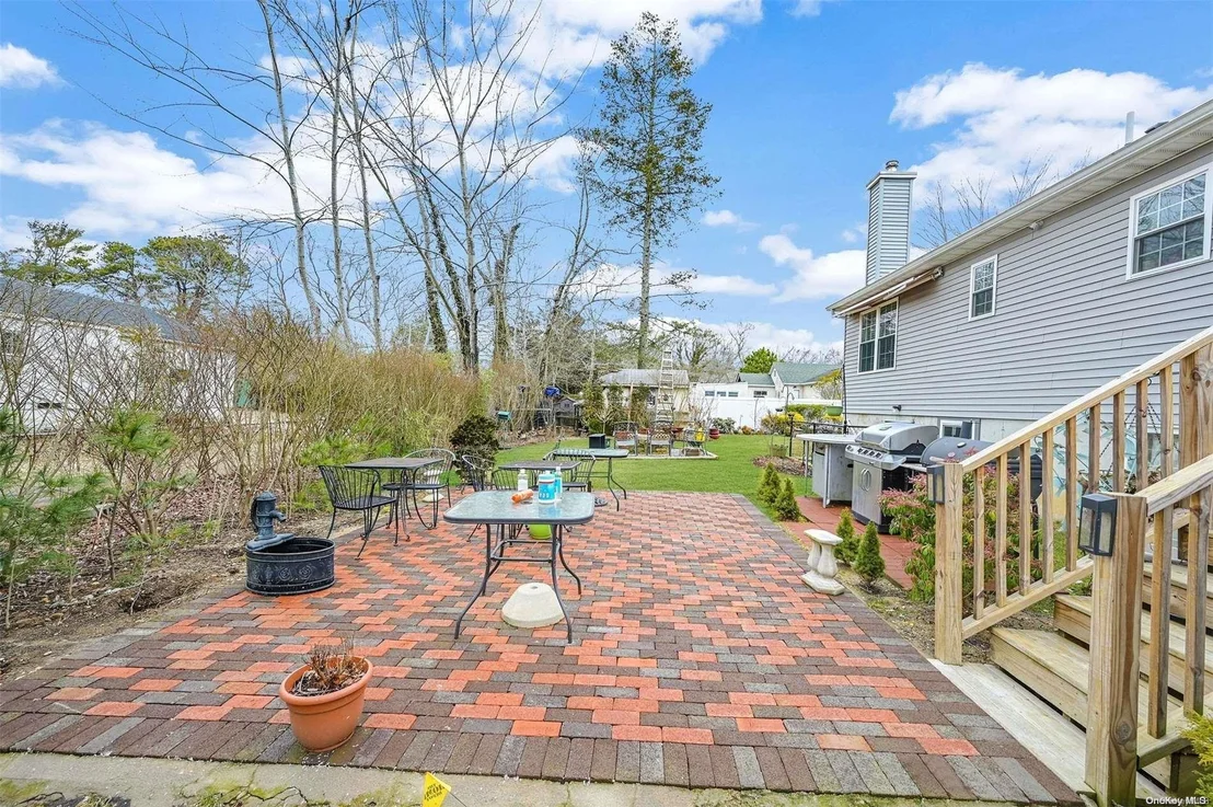 Photo of 182 Lynbrook Drive