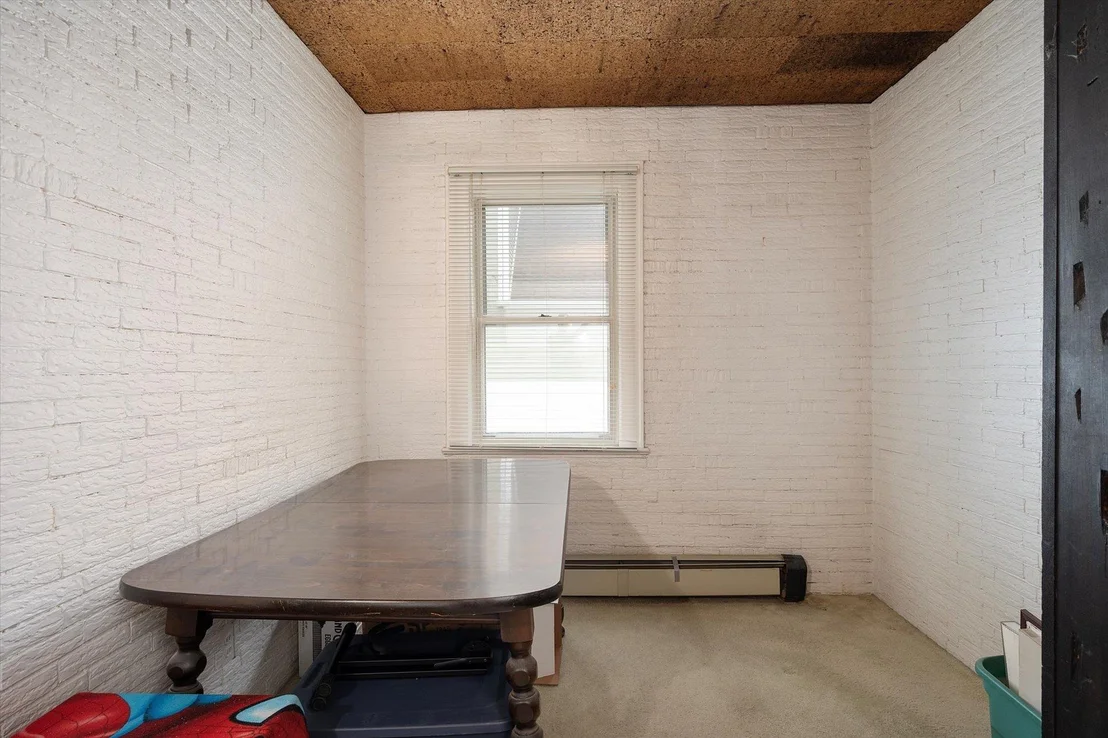 Photo of 331 Doherty Avenue