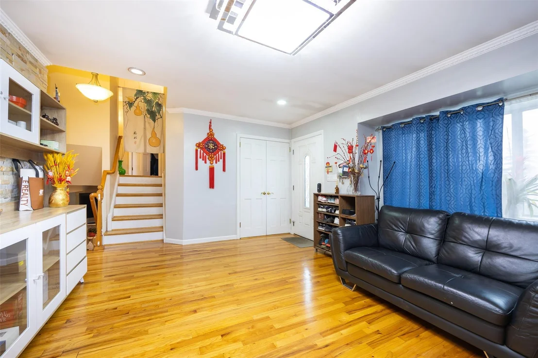 Photo of 28 Gates Avenue