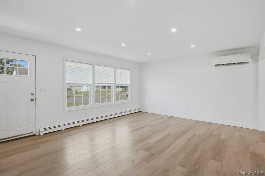Photo of 22 Jumping Brook Lane