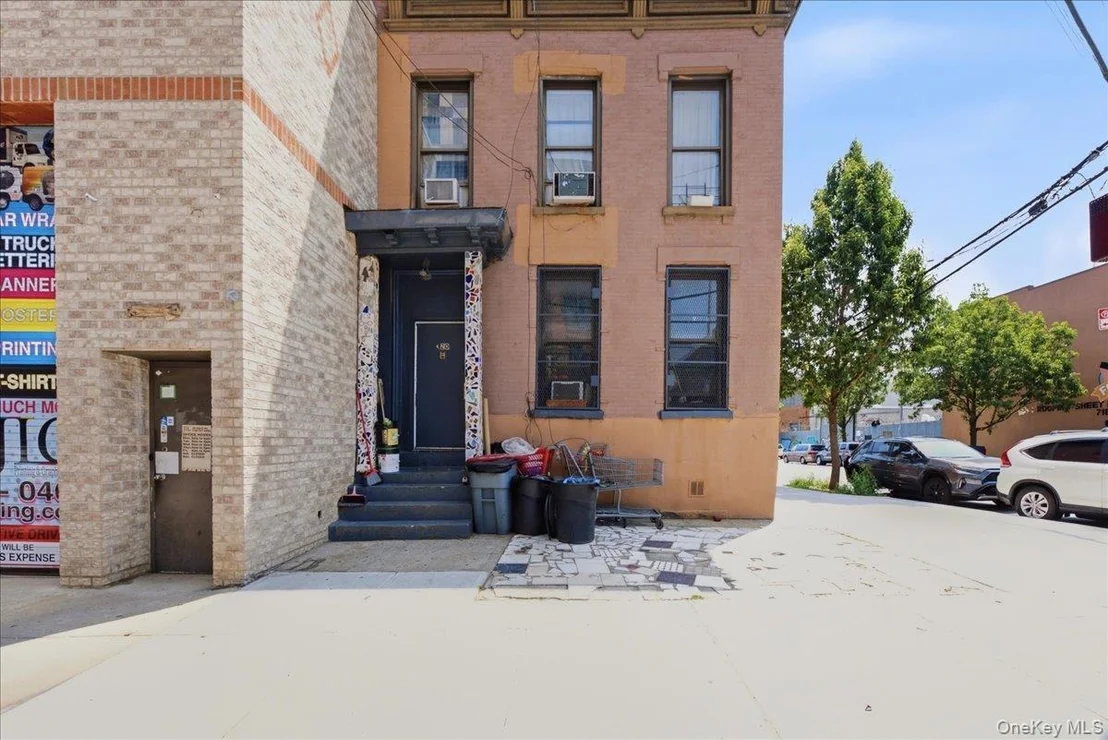 Photo of 320 Jackson Avenue