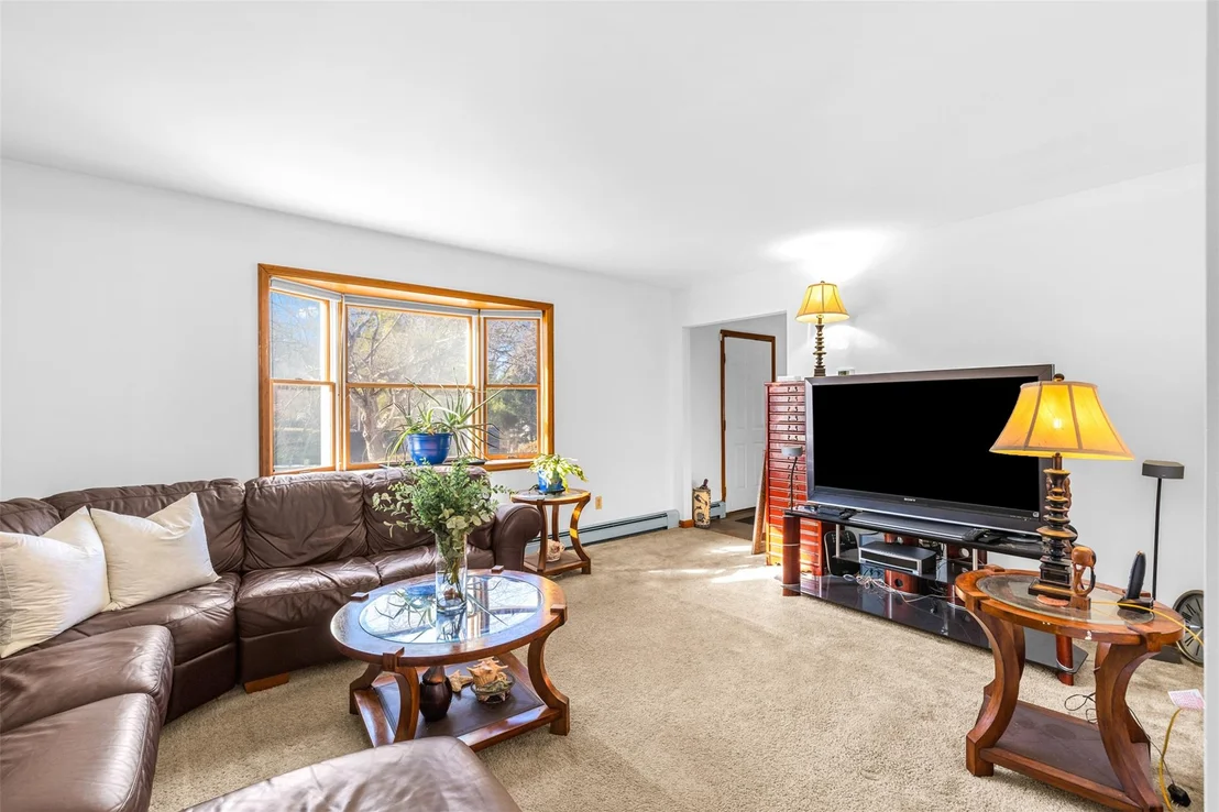 Photo of 33 Ireland Drive