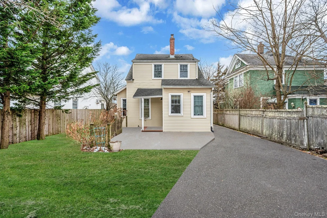 Photo of 215 West Avenue