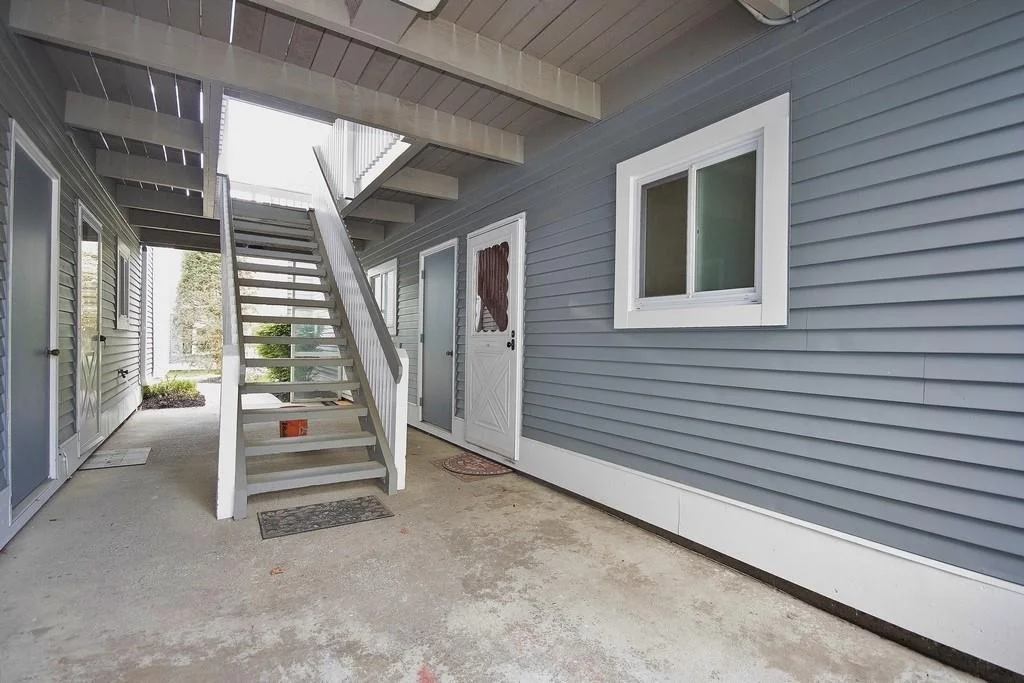 Photo of Unit B at 800 Commons Way