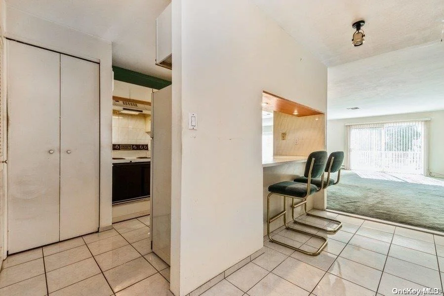Photo of Unit 709 at 2355 Pershing Boulevard