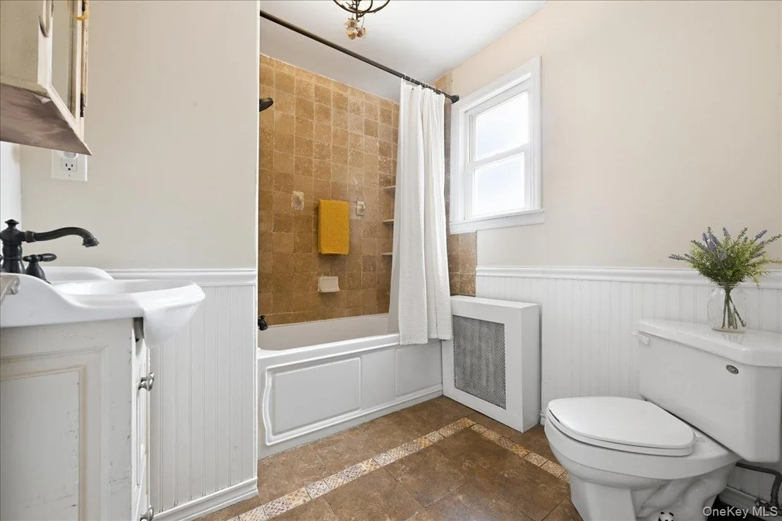 Photo of 79 Amherst Road