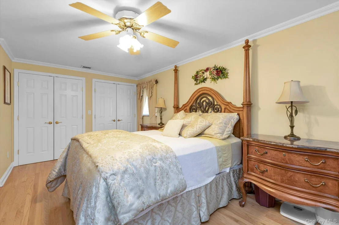 Photo of 25 Bayview Avenue