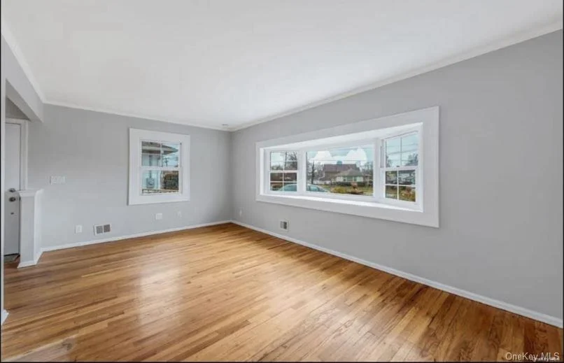 Photo of 196 Westbury Boulevard
