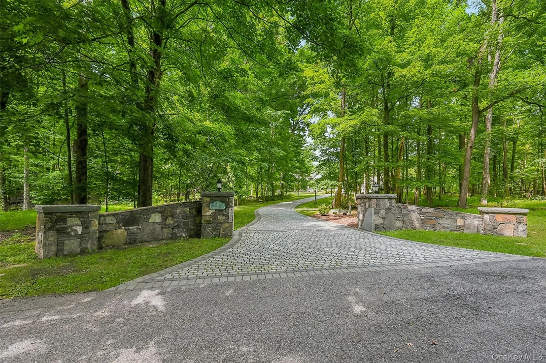Photo of 7 Greenfield Drive
