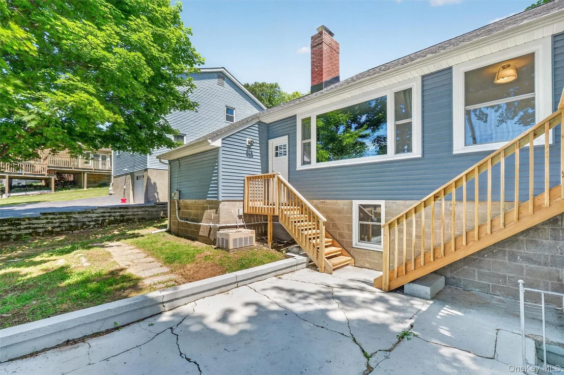 Photo of 333 Oak Drive