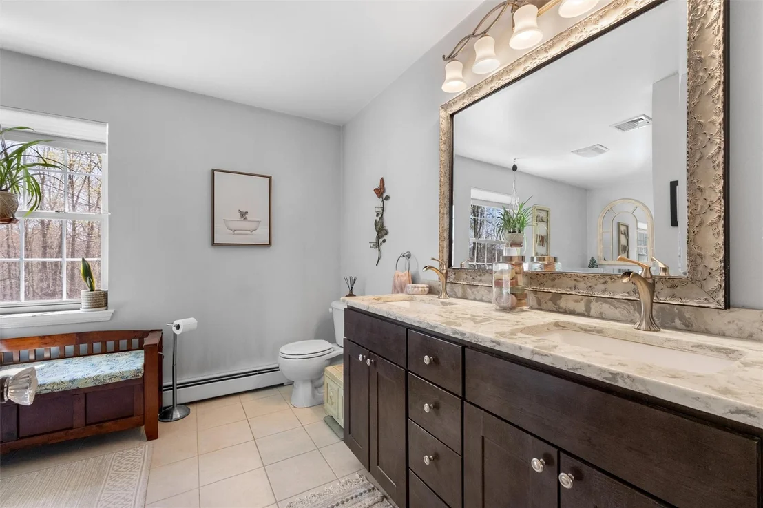 Photo of 462 Cornwall Hill Road