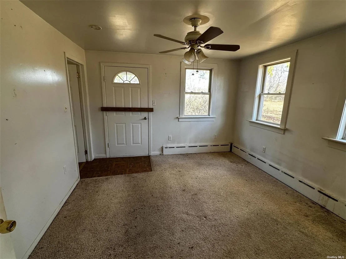 Photo of 2468 River Road