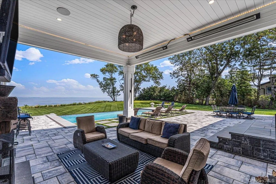 Photo of 37 Soundview Drive