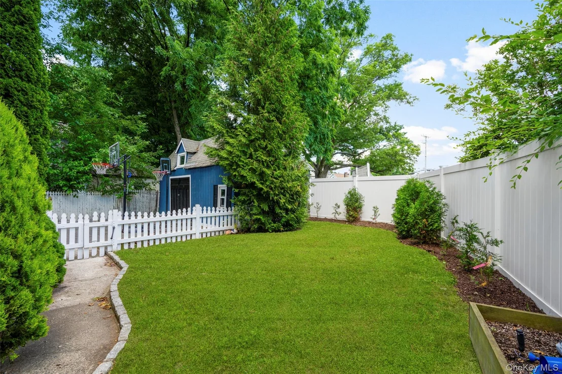 Photo of 315 Maple Avenue