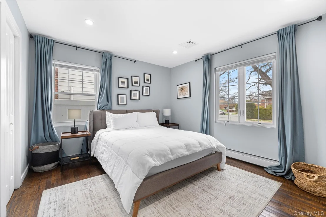 Photo of 960 Clyde Road