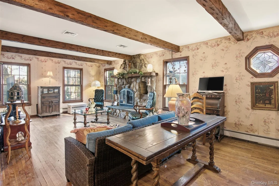 Photo of 105 Rustic Road