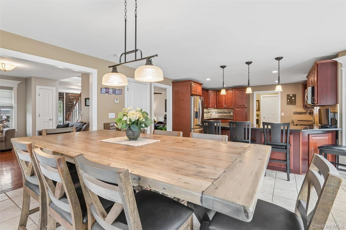 Photo of 406 Carnation Drive