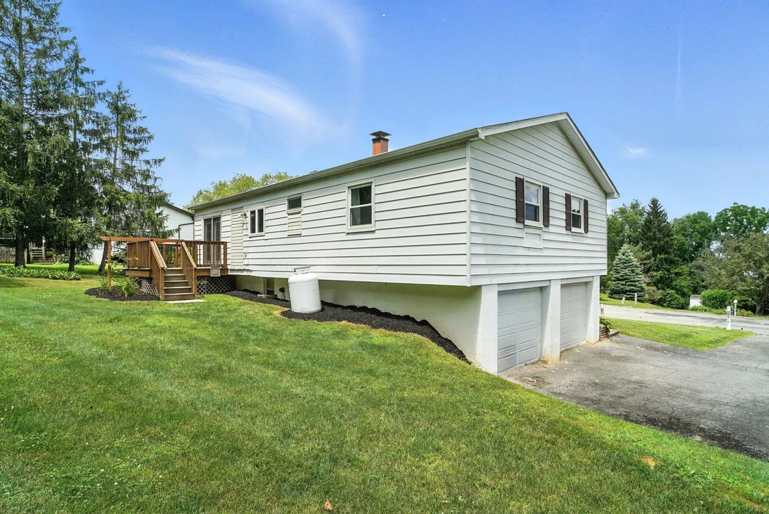 Photo of 19 Dussenbury Drive