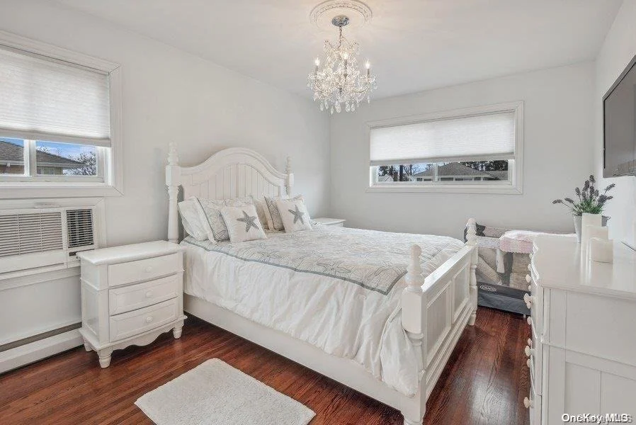 Photo of 28 S Oaks Boulevard