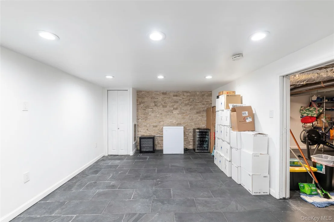 Photo of 21 Barnard Avenue