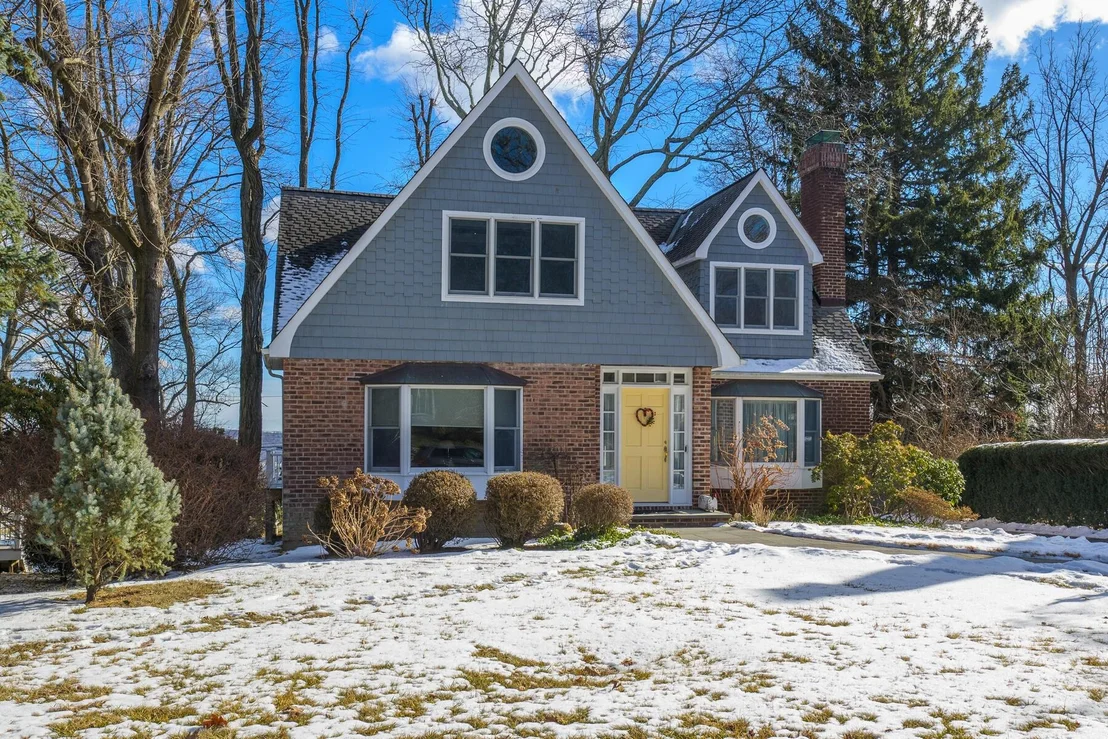 Photo of 87 Summit Road
