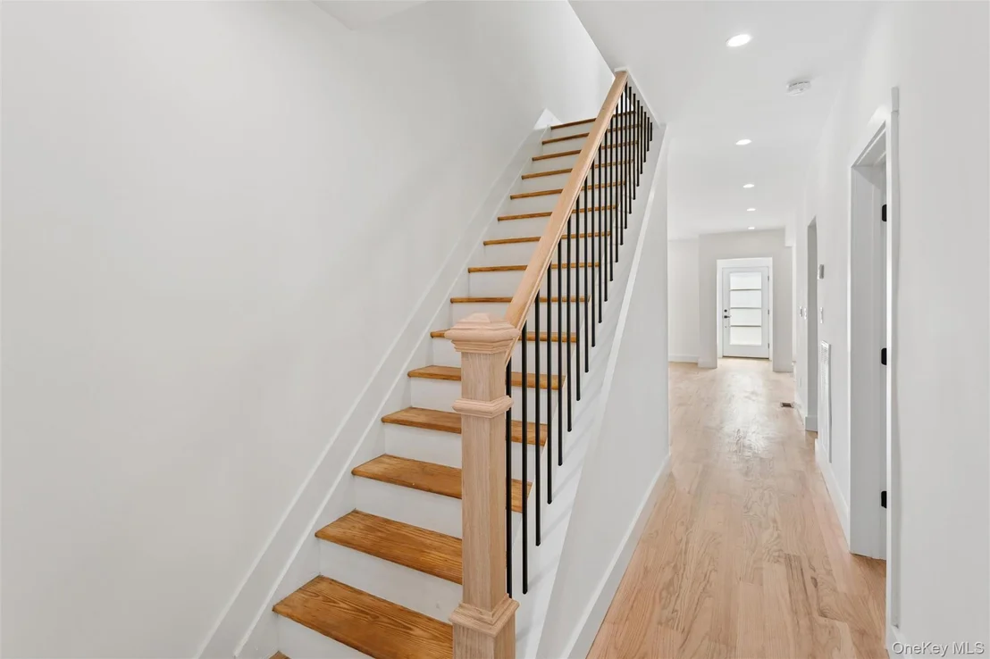 Photo of 449 W Beech Street