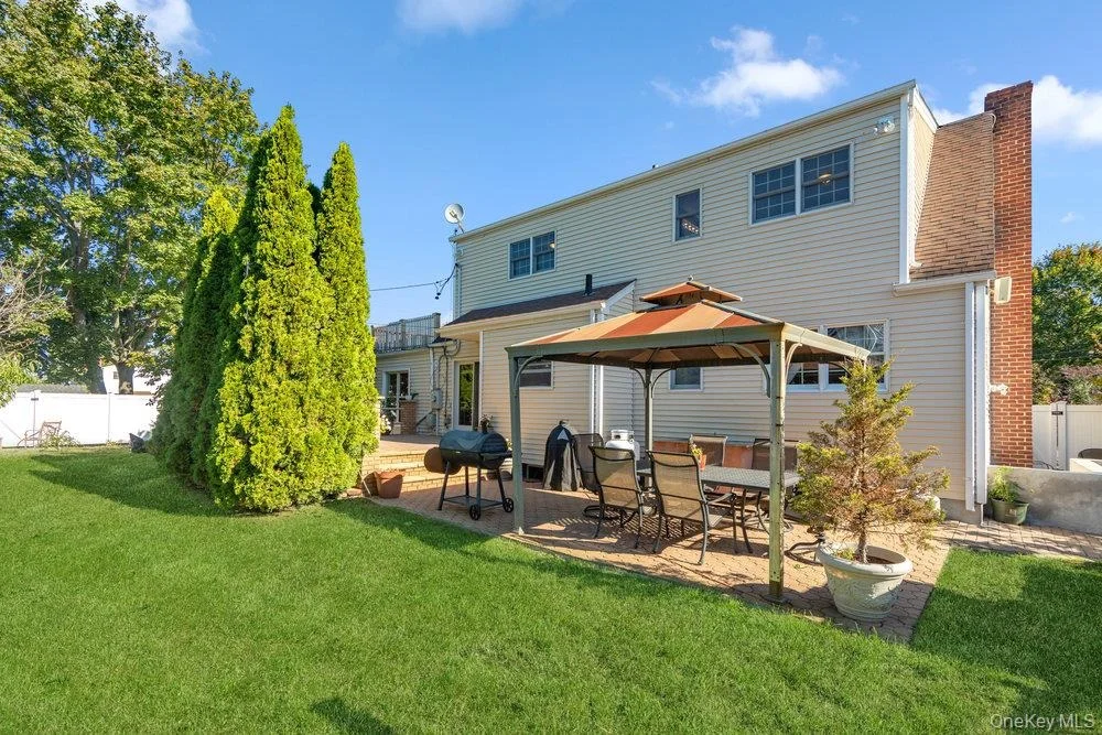 Photo of 91 15th Avenue