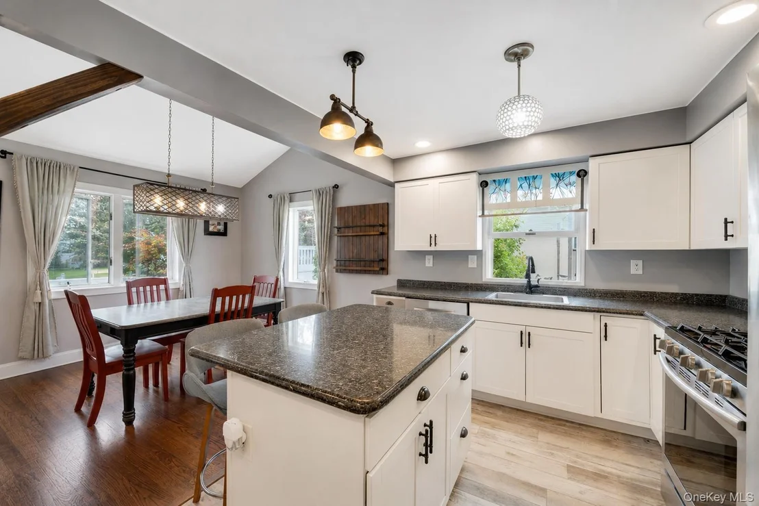 Photo of 115 Dahlia Drive