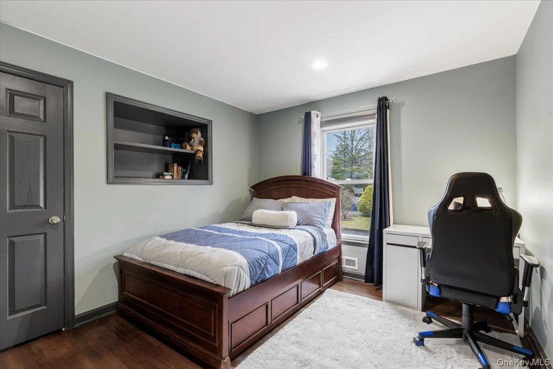 Photo of 14 Edgemont Circle