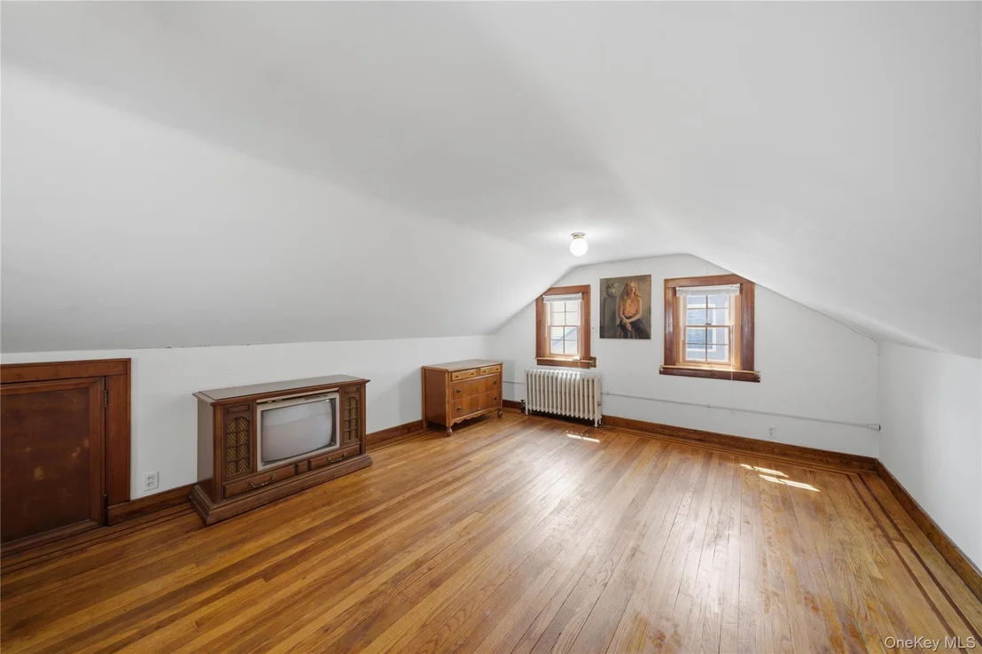 Photo of 6033 69th Lane