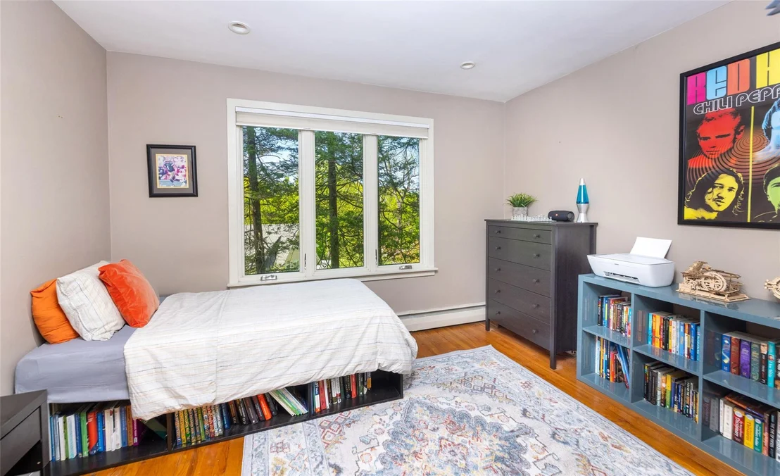 Photo of 80 Colonial Avenue