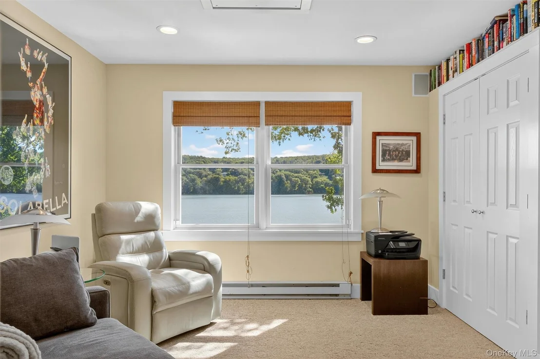 Photo of 60 LAKEVIEW DR