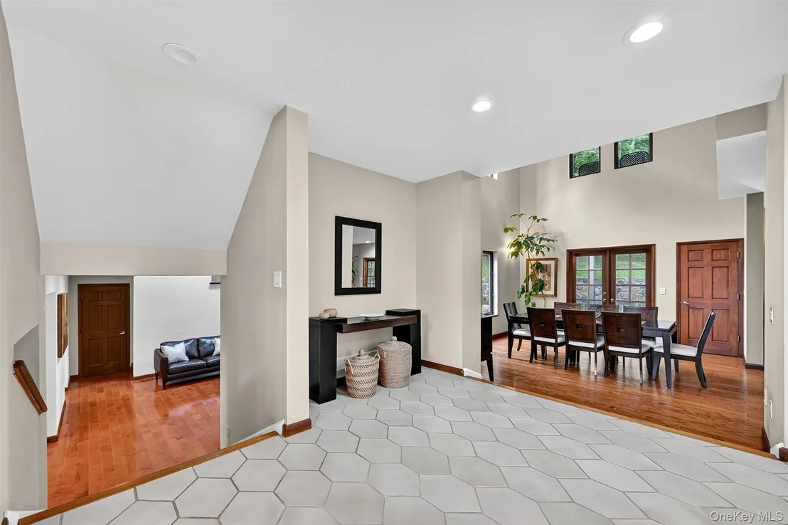 Photo of 2 Tenny Lane