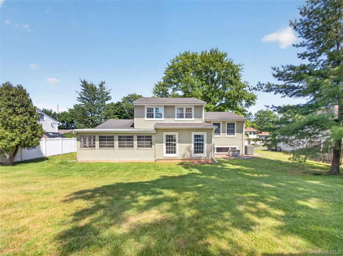 Photo of 42 Chestnut Oval